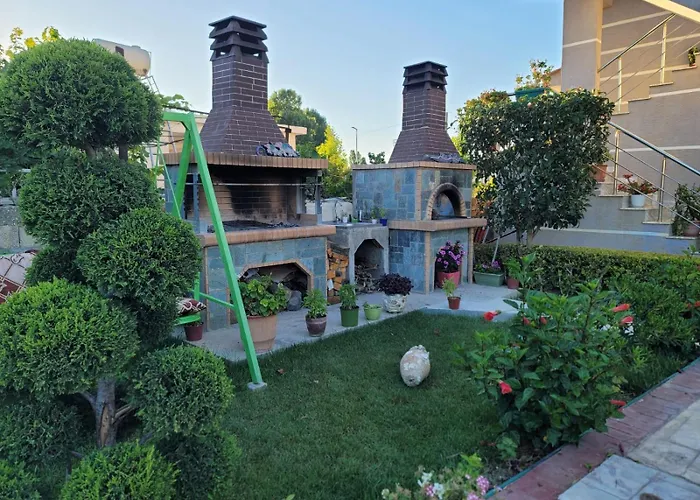Garden House Apartment *
